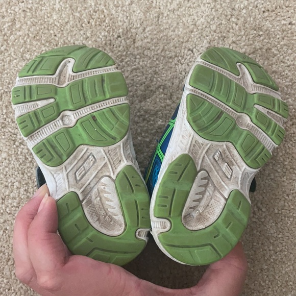 Toddler ASICS - used for short time - Picture 3 of 3
